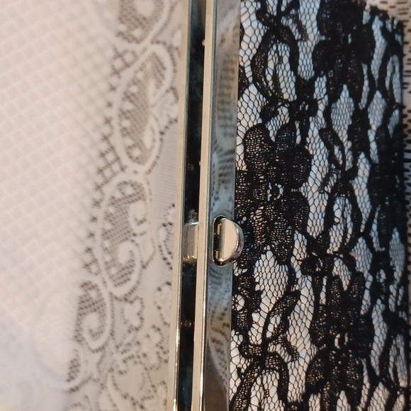 Black Lace & Silver clutch wallet with hinge closure 5796 - Picture 4 of 9